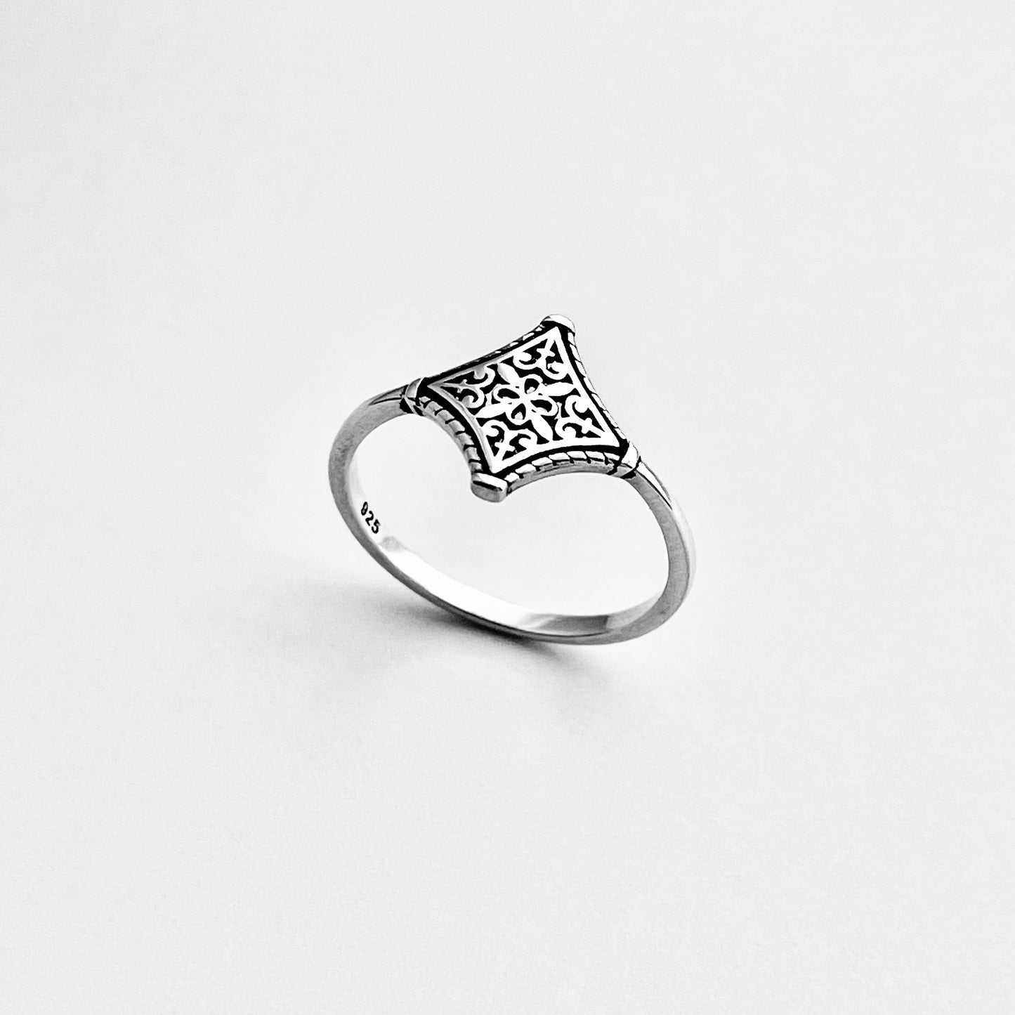 Sterling Silver Dainty Filigree Tapestry Ring – Mandala Boho Silver Ring