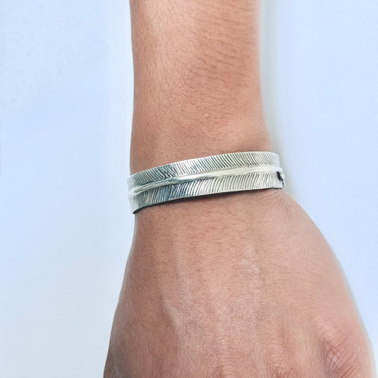 Sterling Silver Unisex Statement Western Feather Bangle – Spirit Bird Wing Boho Silver Bracelet