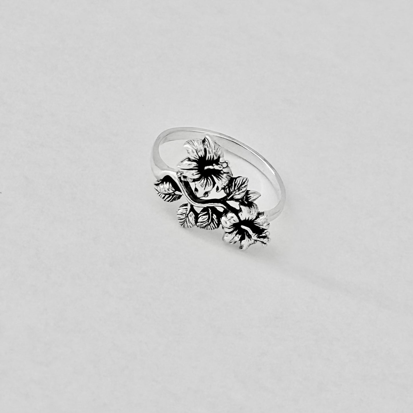 925 Sterling Silver Lily Flower Ring with Leaves | Floral Jewelry