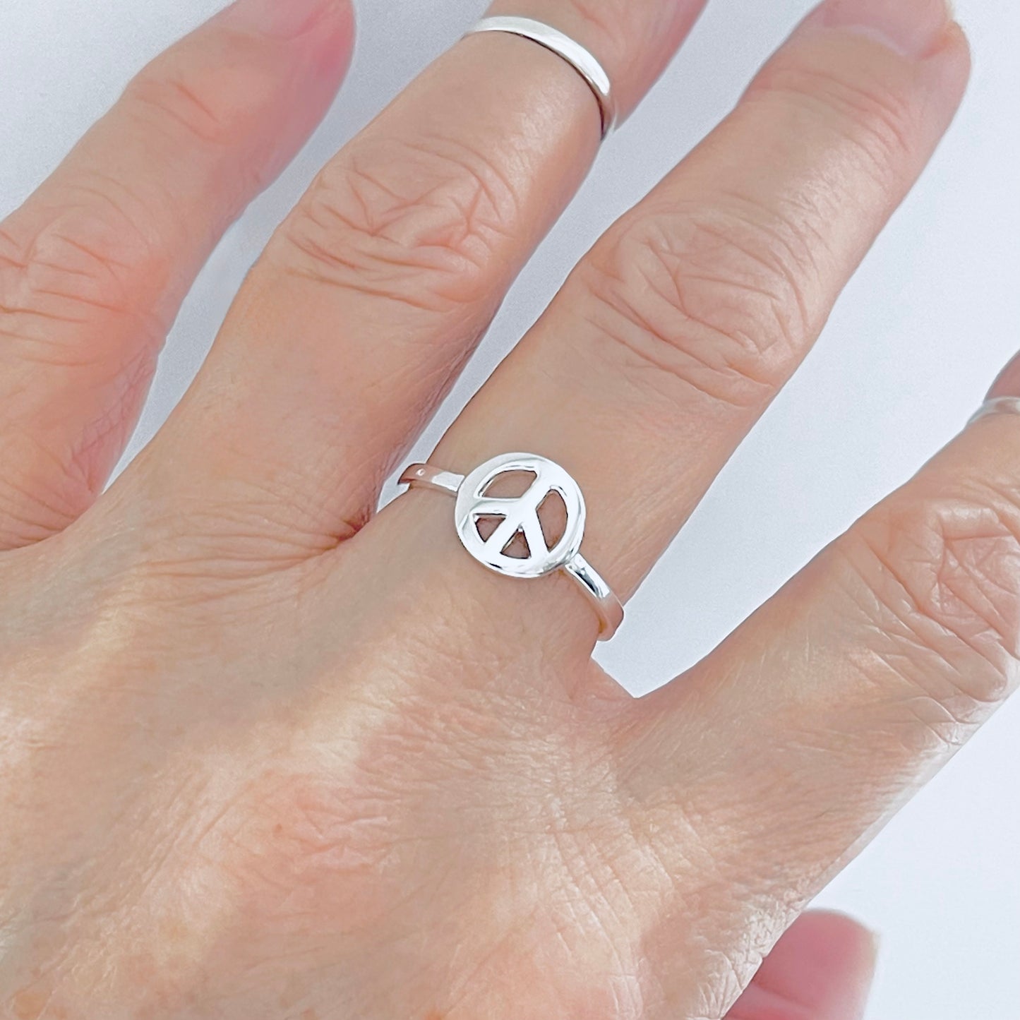 Sterling Silver Small Peace Sign Ring – High Polish Love Unity Silver Rings