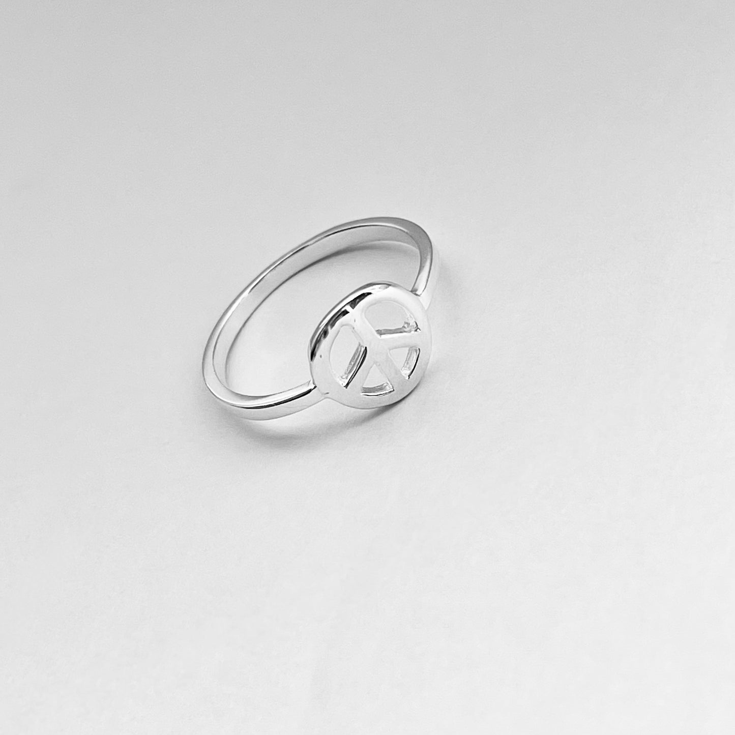 Sterling Silver Small Peace Sign Ring – High Polish Love Unity Silver Rings