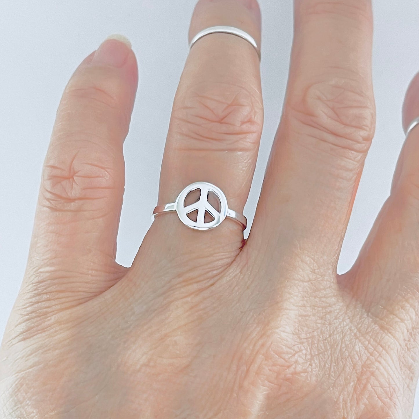 Sterling Silver Small Peace Sign Ring – High Polish Love Unity Silver Rings