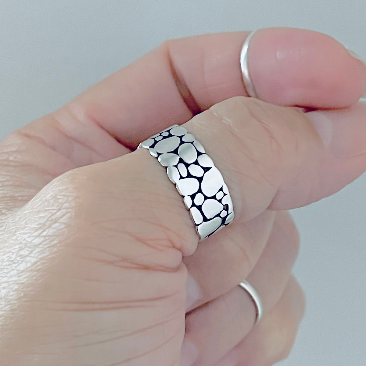925 Sterling Silver Thin Eternity Cobblestone Band Ring – Pebble Stone Statement Silver Rings