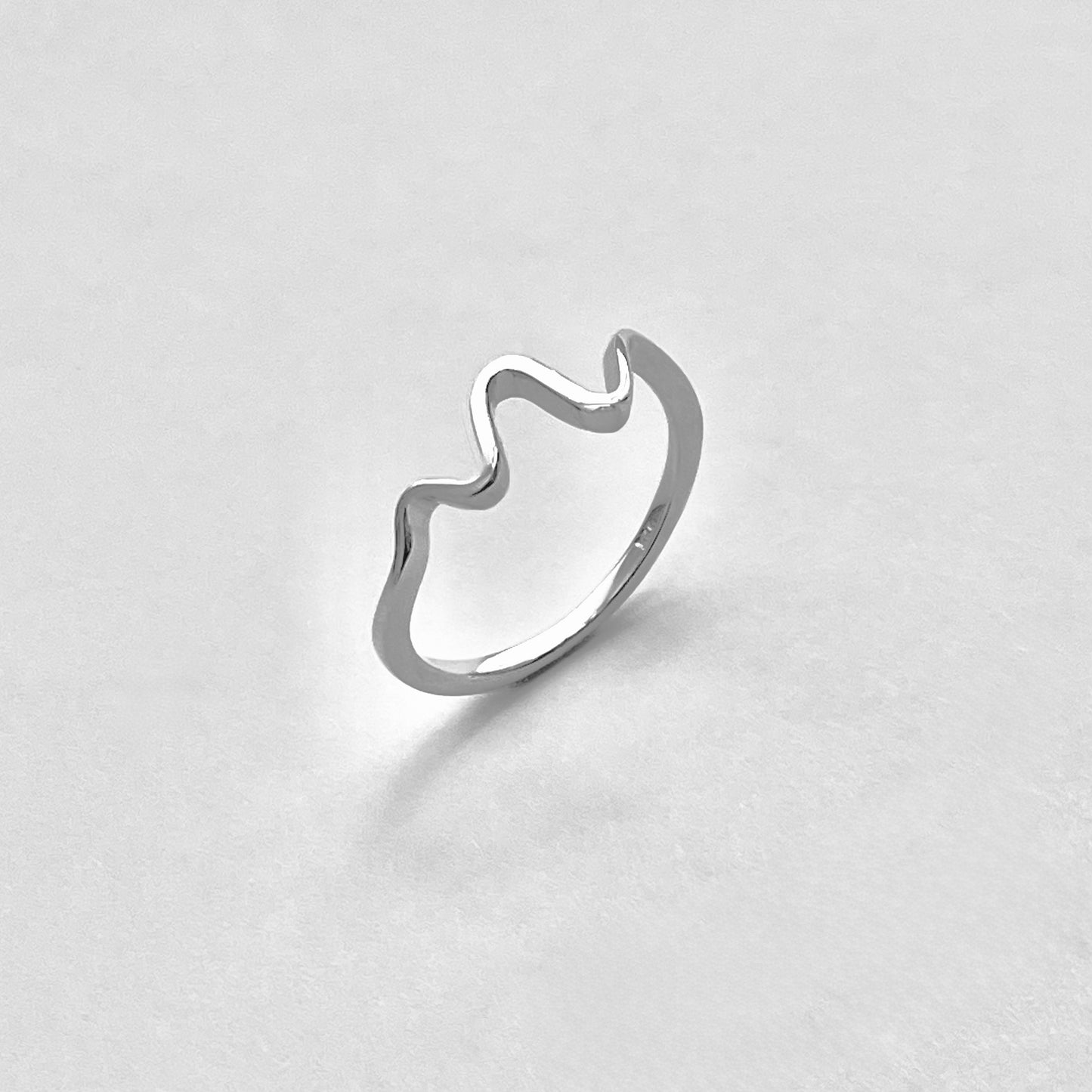 Sterling Silver Minimalist Wave Ring – Zigzag Ocean Stackable Silver Rings