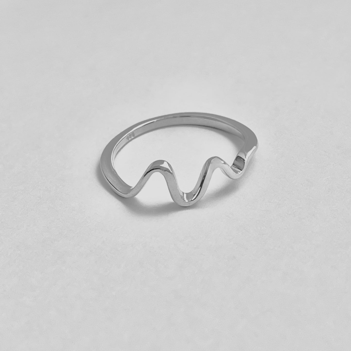 Sterling Silver Minimalist Wave Ring – Zigzag Ocean Stackable Silver Rings