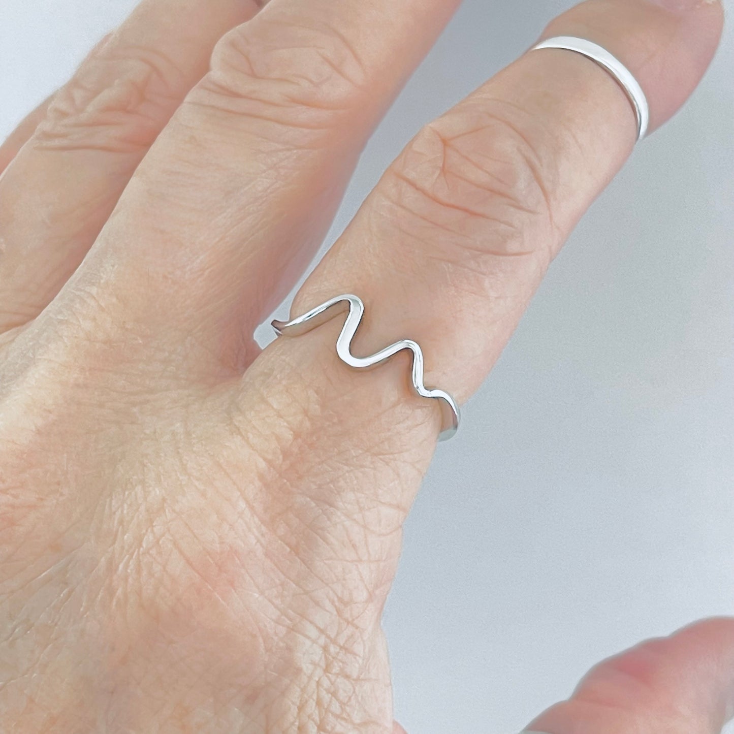 Sterling Silver Minimalist Wave Ring – Zigzag Ocean Stackable Silver Rings