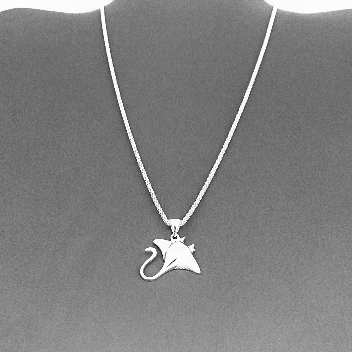 925 Sterling Silver Unisex Stingray Necklace – Tampa Bay Ray Pendant Chain
