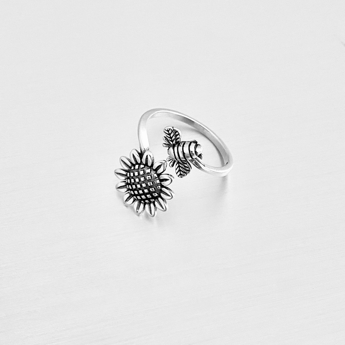 Sterling Silver Wraparound Bee and Sunflower Ring, Flower Bug Jewelry, Bumblebee Rings