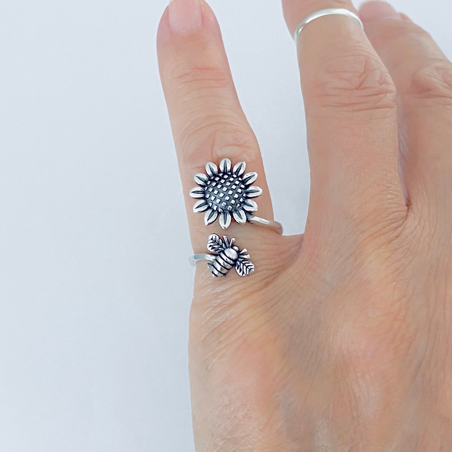 Sterling Silver Wraparound Bee and Sunflower Ring, Flower Bug Jewelry, Bumblebee Rings