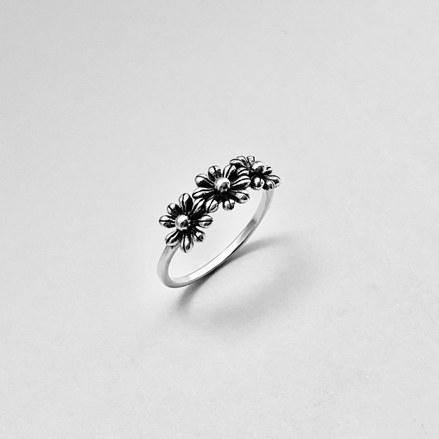 Sterling Silver Three Flower Ring, Daisy Silver Rings, Daisies