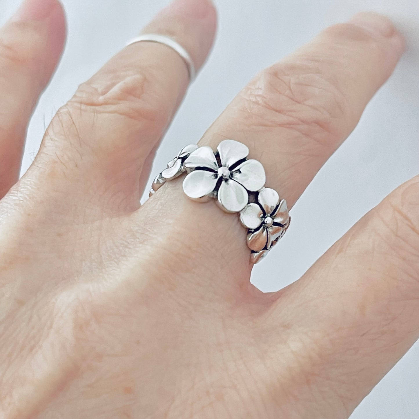 Sterling Silver Triple Plumeria Ring with Leaf, Flower Silver Rings, Hawaii Lei Ring