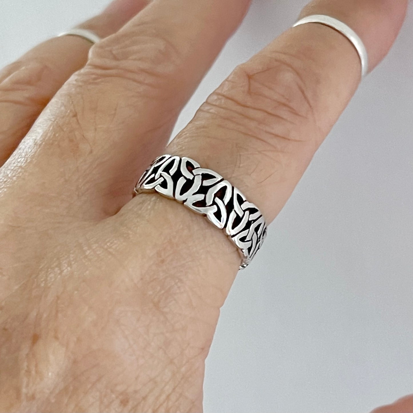 Sterling Silver Unisex Eternity Triquetra Band Ring, Celtic Silver Rings, Wedding Bands