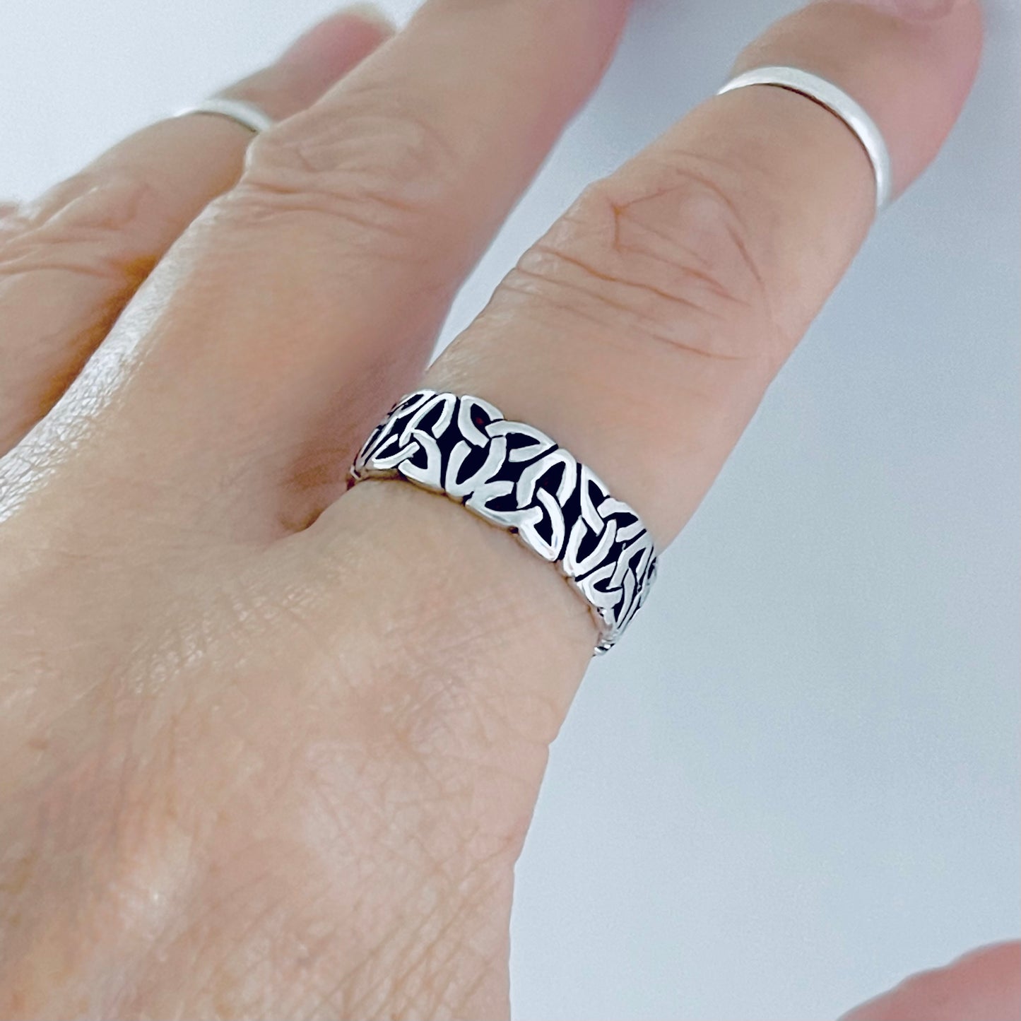 Sterling Silver Unisex Eternity Triquetra Band Ring, Celtic Wedding Bands