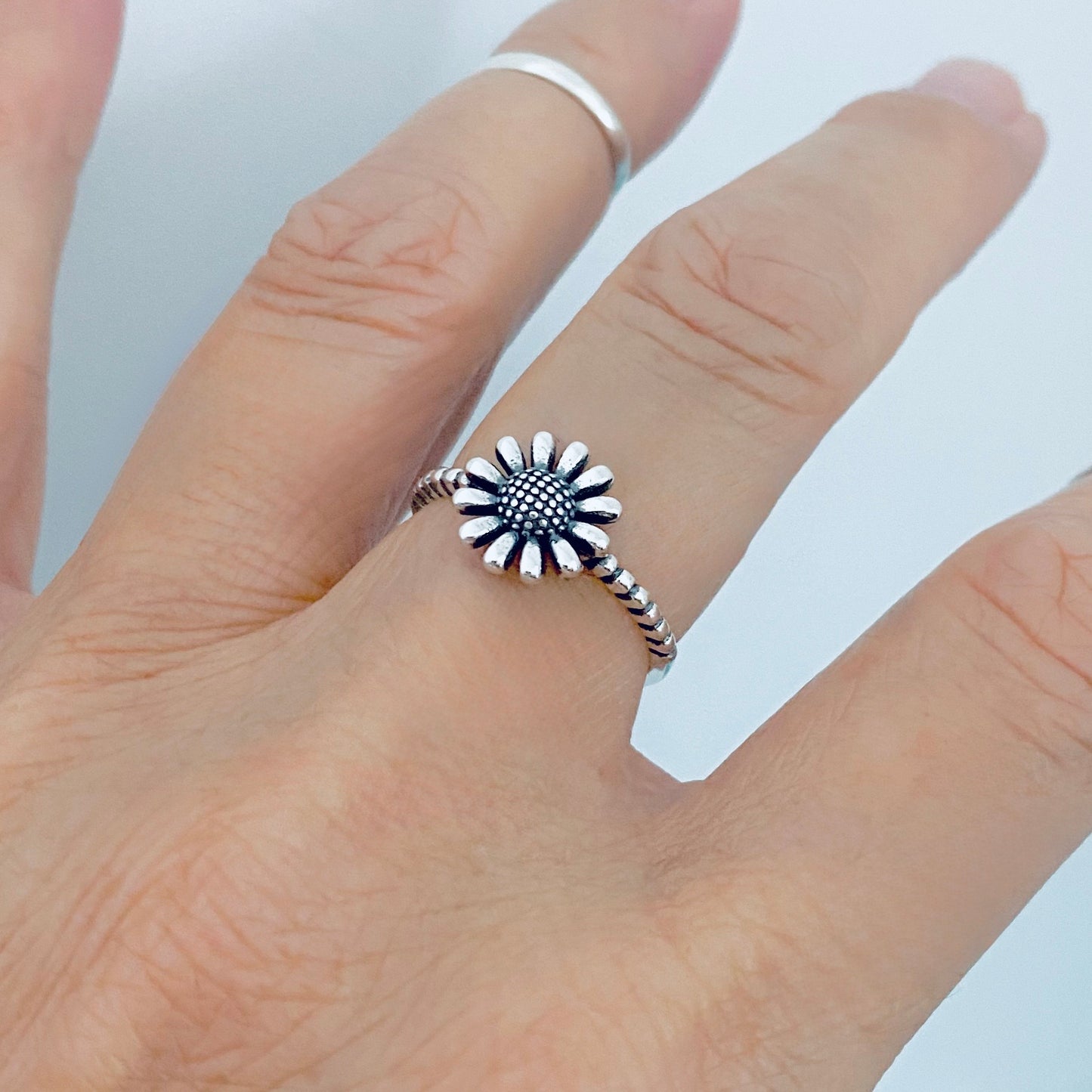 Sterling Silver Small Gerbera Daisy Ring – Dainty Sunflower Floral Silver Rings