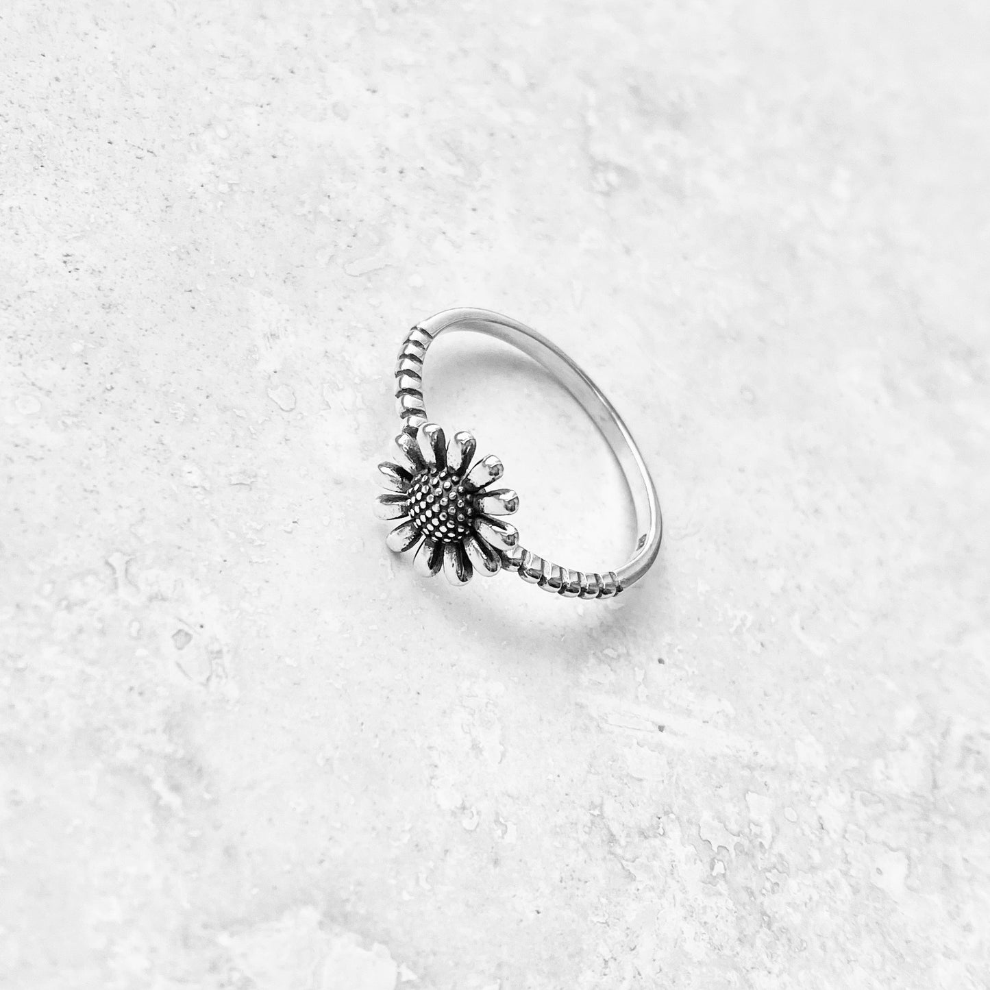 Sterling Silver Small Gerbera Daisy Ring – Dainty Sunflower Floral Silver Rings