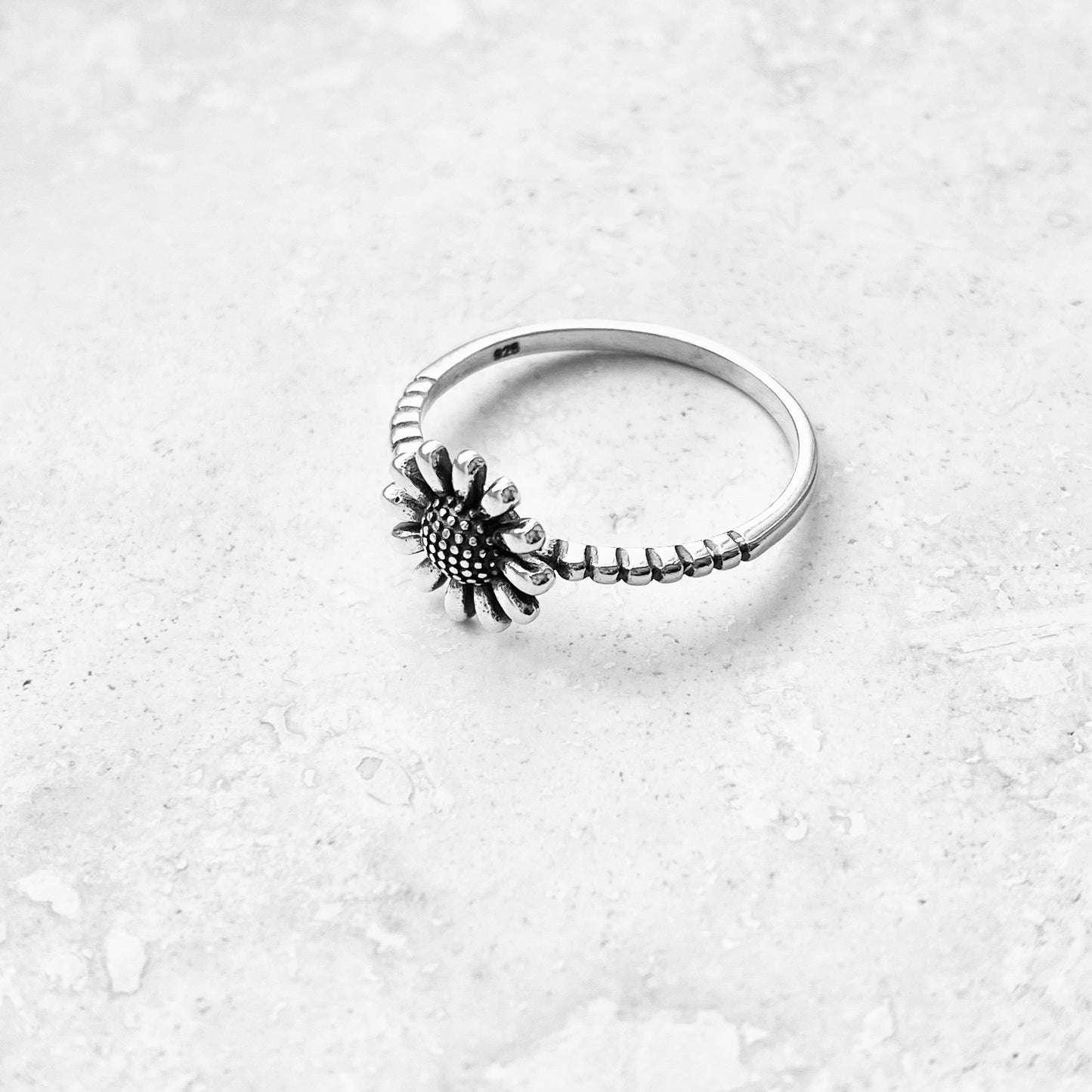Sterling Silver Small Gerbera Daisy Ring – Dainty Sunflower Floral Silver Rings