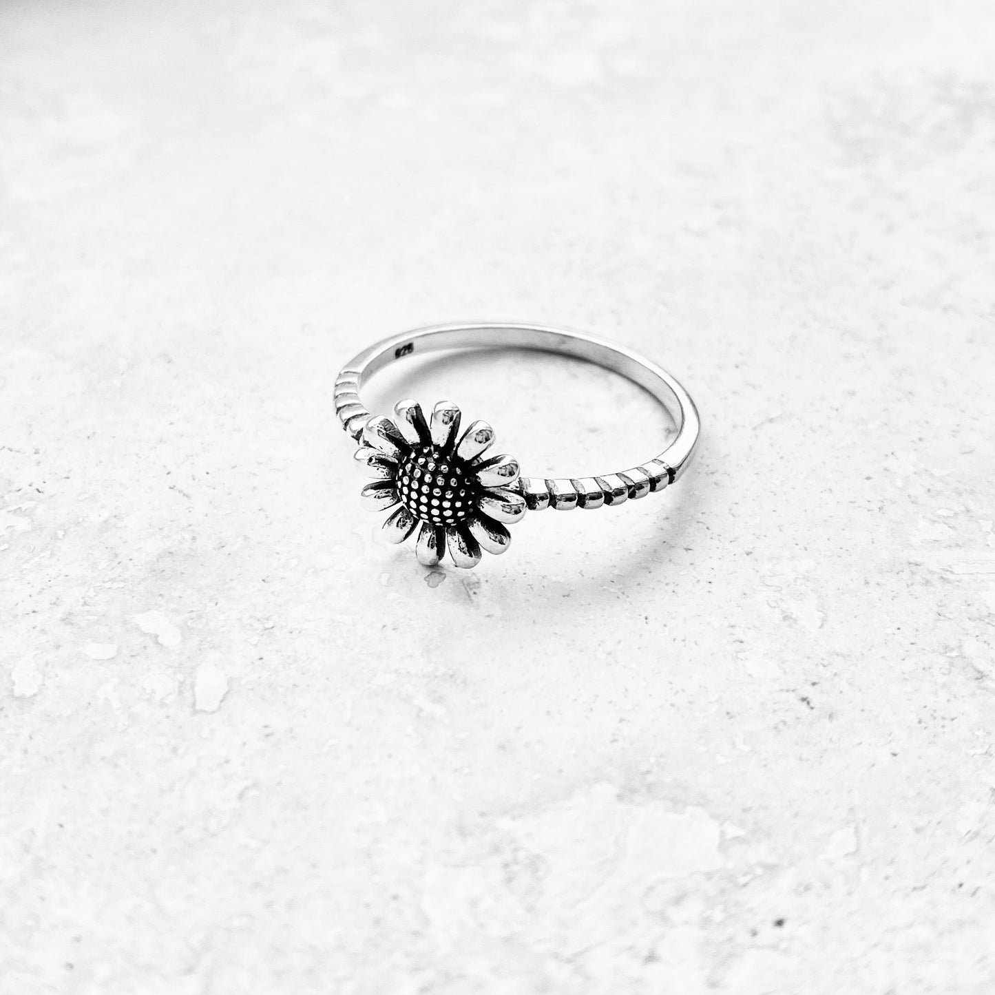 Sterling Silver Small Gerbera Daisy Ring – Dainty Sunflower Floral Silver Rings