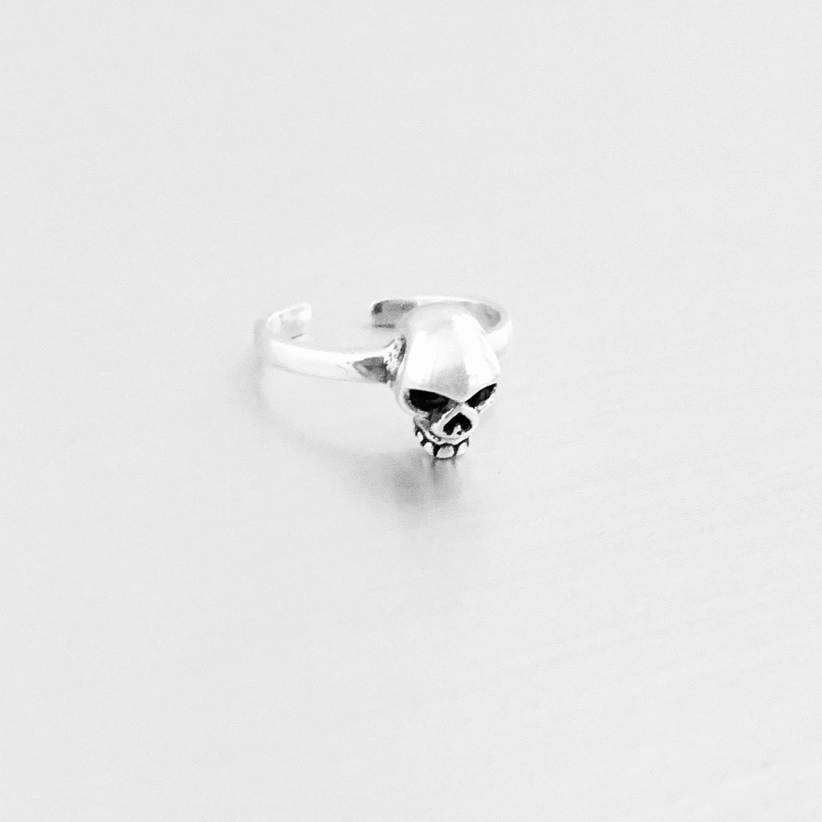 925 Sterling Silver Skull Toe Ring – Gothic Skeleton Head Jewelry